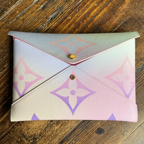 Louis Vuitton Large Kirigami Pochette In Sunrise Pastel - Picture 8 of 16